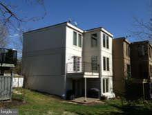 1816 North Shore Court Reston, VA 20190 - Photo 3 of 19 Exterior (Rear)