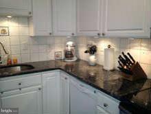 1816 North Shore Court Reston, VA 20190 - Photo 10 of 19 Kitchen