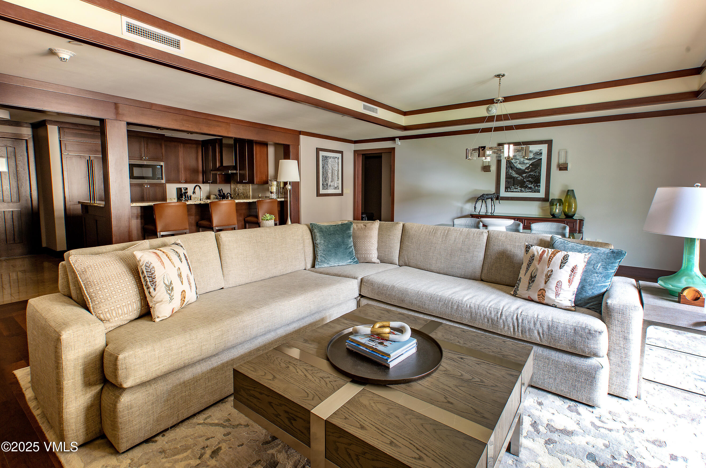 1 Vail Road, Unit 5101J Vail, CO 81657 - Photo 2 of 10 Living area