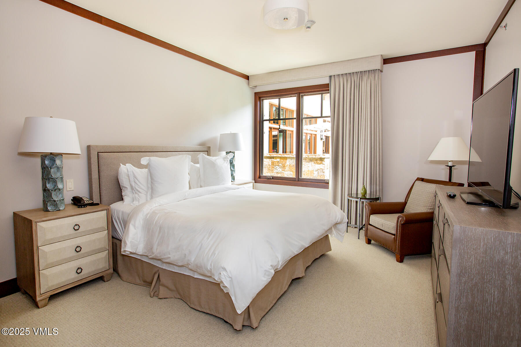 1 Vail Road, Unit 5101J Vail, CO 81657 - Photo 6 of 10 Primary Bedroom King