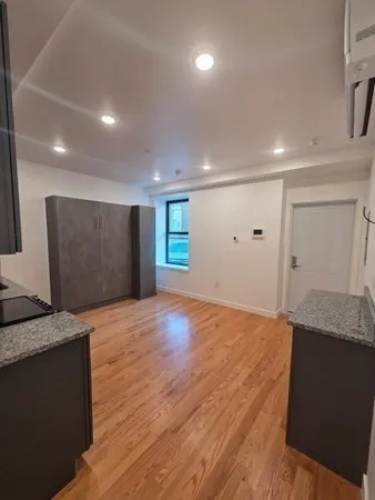 $1,595 | 165 Hawthorne Street, Unit 206, Chelsea, MA 02150