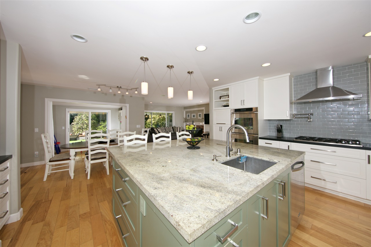 8814 Robinhood Lane La Jolla, CA 92037 - Photo 1 of 25