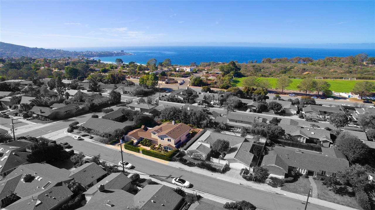 8814 Robinhood Lane La Jolla, CA 92037 - Photo 2 of 25