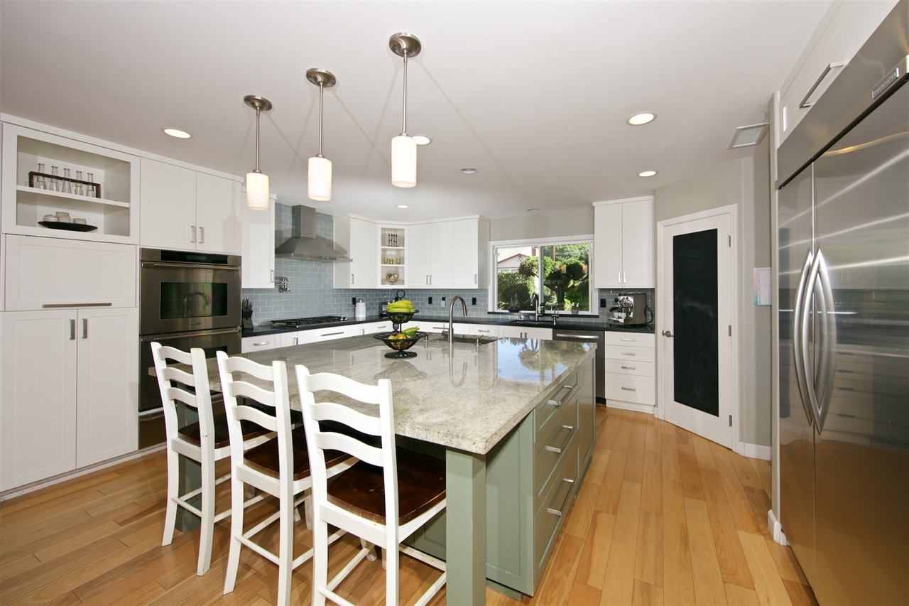 8814 Robinhood Lane La Jolla, CA 92037 - Photo 6 of 25