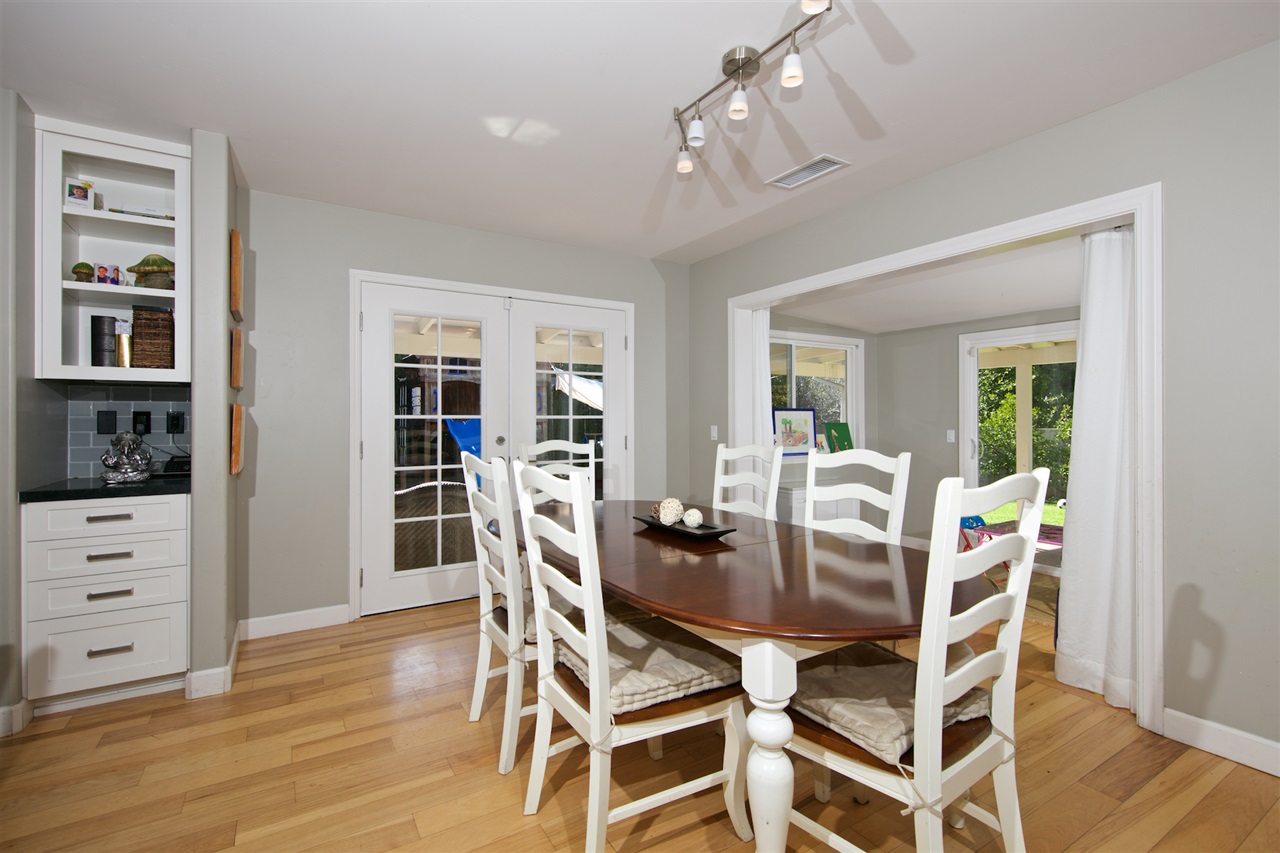 8814 Robinhood Lane La Jolla, CA 92037 - Photo 7 of 25