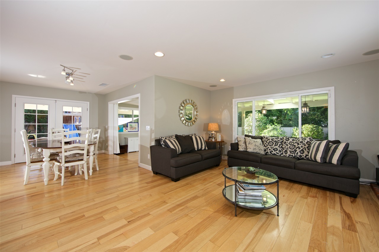 8814 Robinhood Lane La Jolla, CA 92037 - Photo 9 of 25