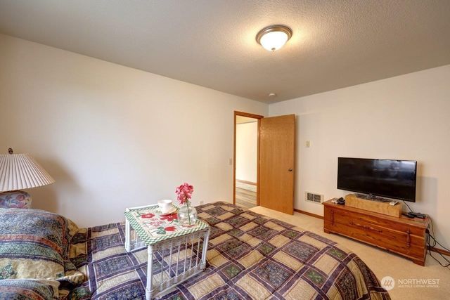 $470,000 | 33015 J Place, Ocean Park, WA 98640