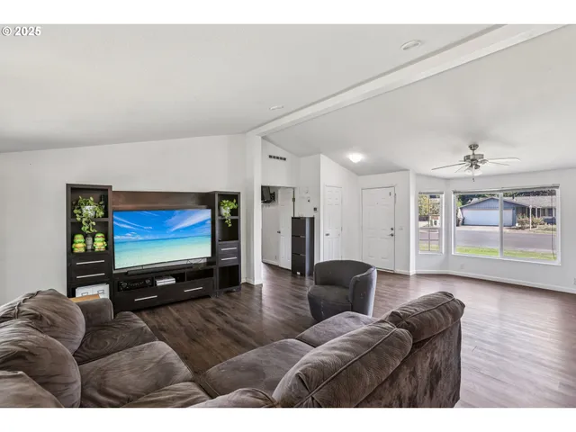 $370,000 | 914 James Street, Independence, OR 97351