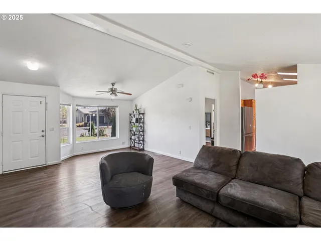 $370,000 | 914 James Street, Independence, OR 97351