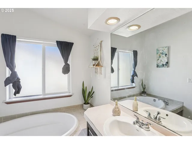 $370,000 | 914 James Street, Independence, OR 97351