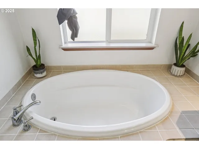 $370,000 | 914 James Street, Independence, OR 97351