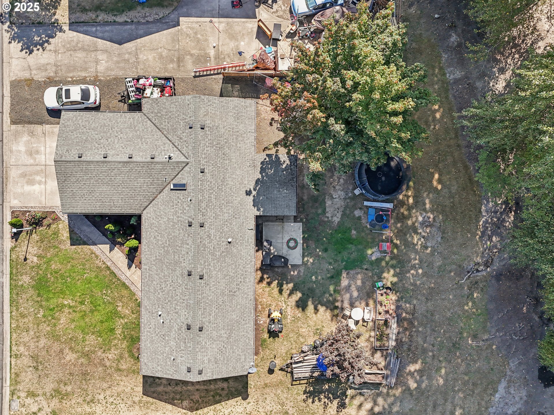 914 James Street Independence, OR 97351 - Photo 42 of 48 an aerial view of residential houses with outdoor space