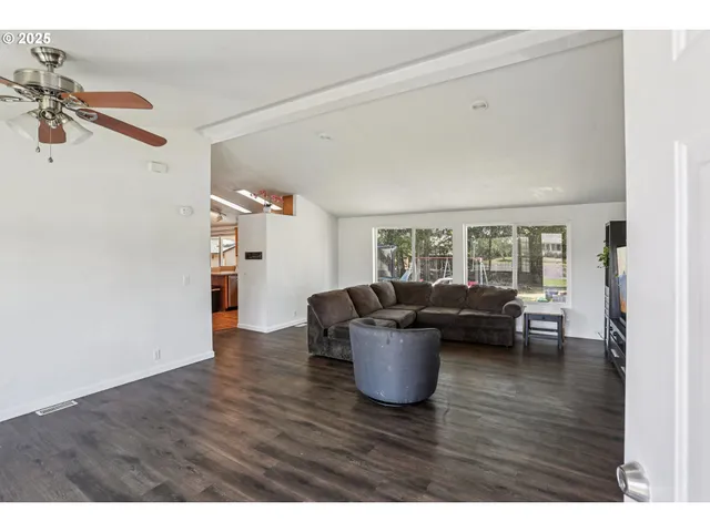 $370,000 | 914 James Street, Independence, OR 97351