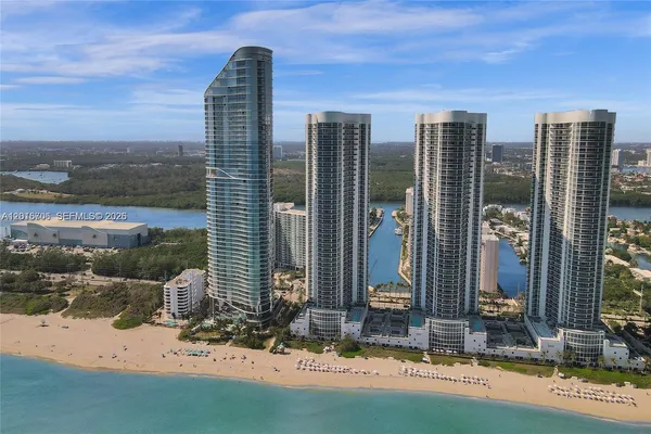 $13,500 | 15811 Collins Avenue, Unit 3302, Sunny Isles Beach, FL 33160