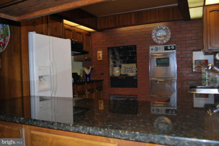 3020 Powder Mill Road Hyattsville, MD 20783 - Photo 5 of 30 Indoor Wood burning Grill