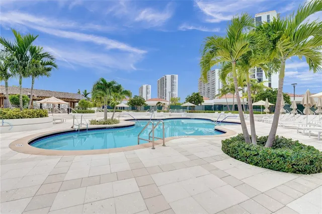 $7,500 | 20281 East Country Club Drive, Unit 607, Aventura, FL 33180