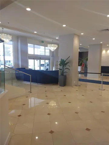 $350,000 | 100 Lincoln Road, Unit 1206, Miami Beach, FL 33139