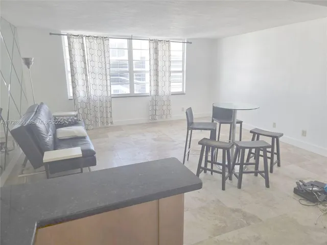 $350,000 | 100 Lincoln Road, Unit 1206, Miami Beach, FL 33139