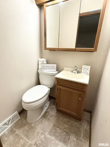 $114,500 | 101 Kim Street, De Soto, IL 62924