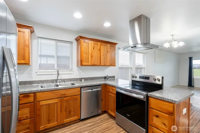 $359,900 | 404 Herren Avenue, Winlock, WA 98596