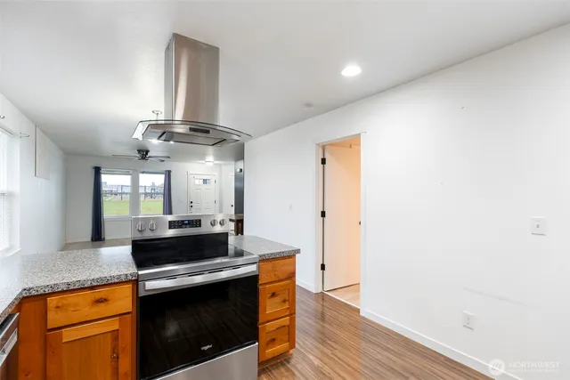 $359,900 | 404 Herren Avenue, Winlock, WA 98596