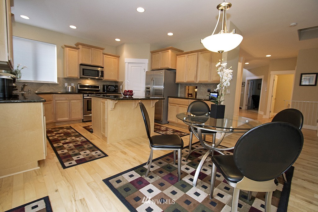 5157 Northeast 7th Place Renton, WA 98059 - Photo 7 of 16