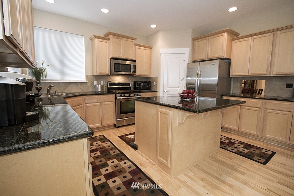 5157 Northeast 7th Place Renton, WA 98059 - Photo 8 of 16