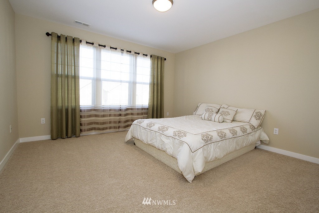 5157 Northeast 7th Place Renton, WA 98059 - Photo 10 of 16