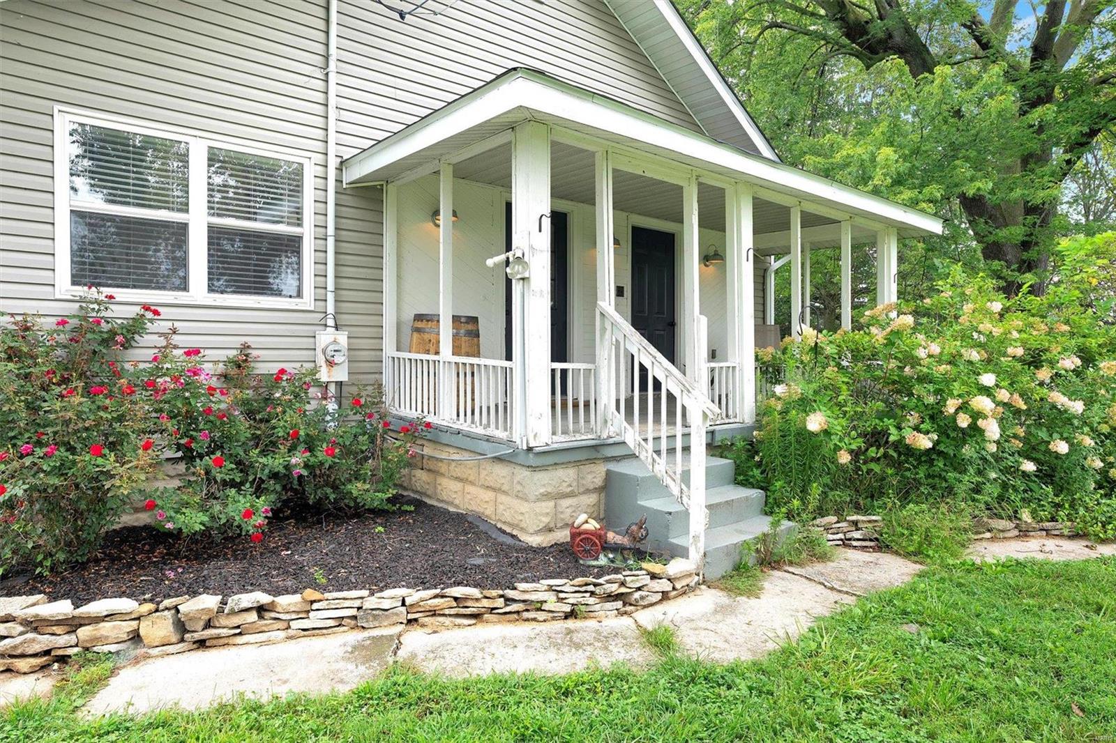 27949 Airport Road Godfrey, IL 62035 - Photo 2 of 48