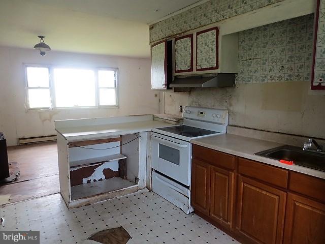 129 Newtown Road Chester, MD 21619 - Photo 9 of 17 Kitchen