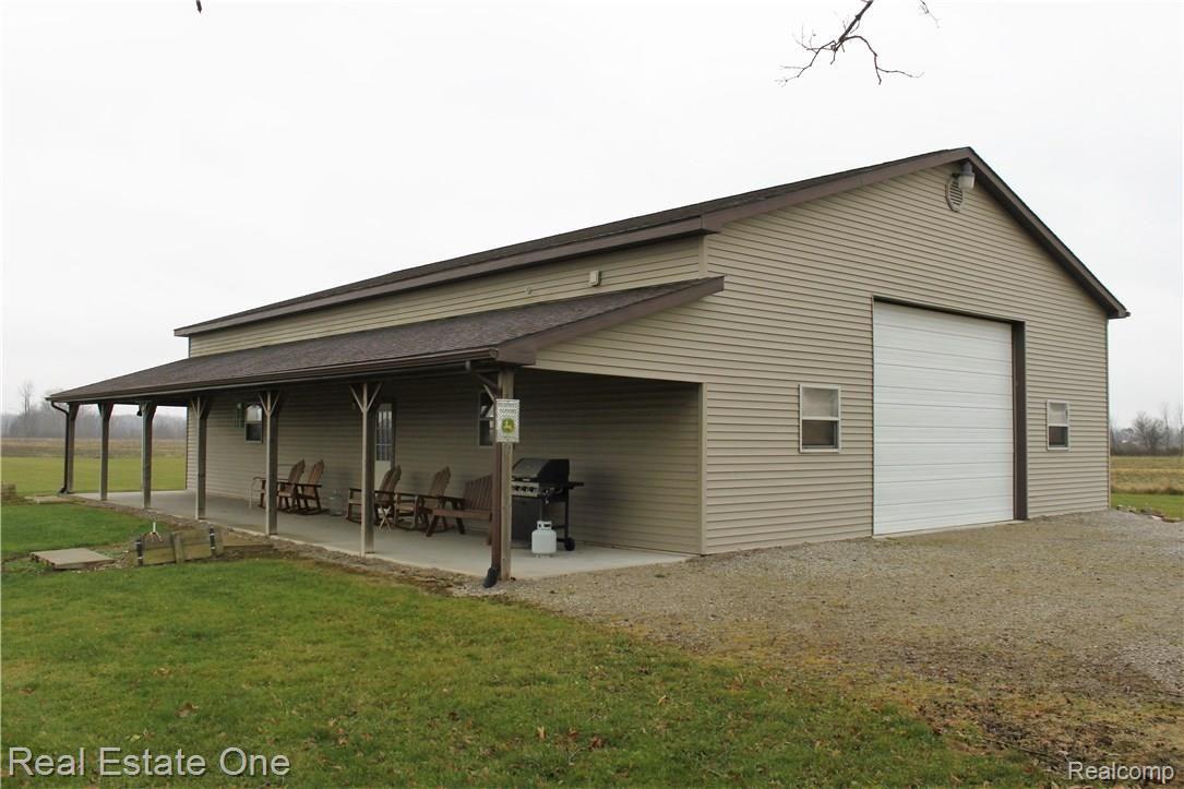 291 Stoddard Road Columbus, MI 48063 - Photo 11 of 38 img_2733.jpg