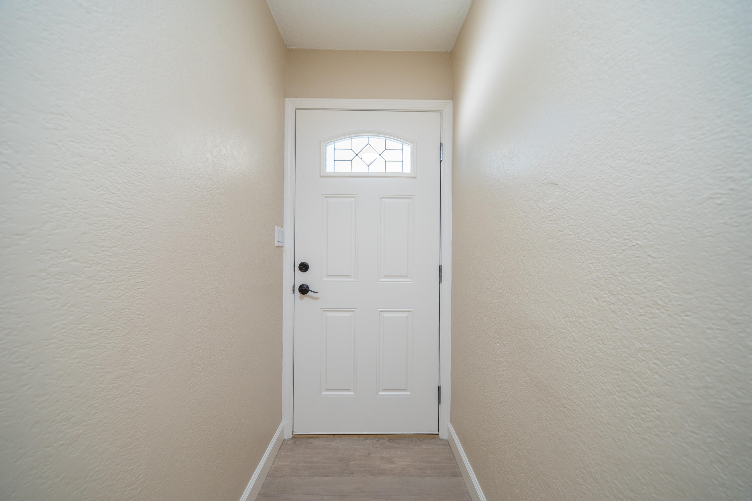 5867 Bell Road Redding, CA 96001 - Photo 3 of 37 Entry