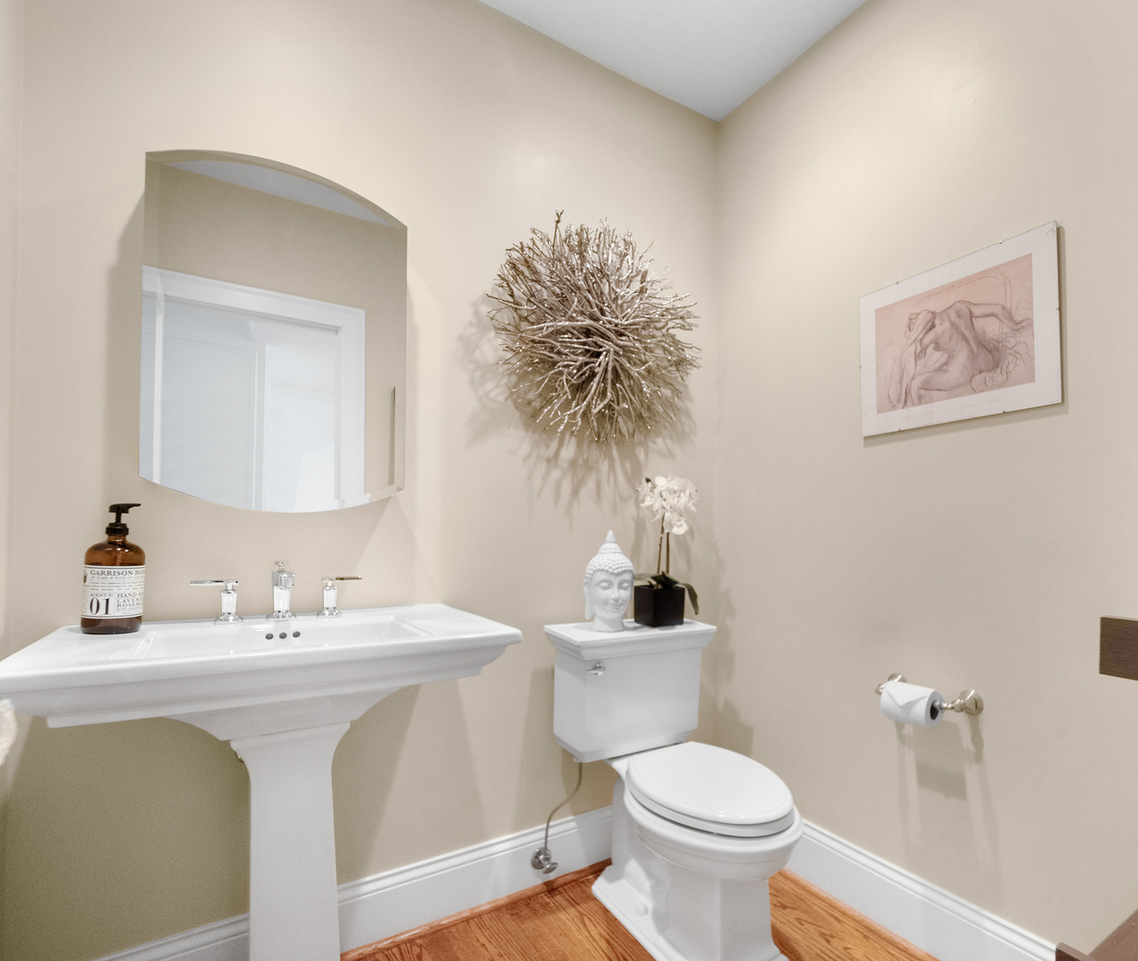 611 Wisner Street Park Ridge, IL 60068 - Photo 15 of 36 a bathroom with a toilet sink and mirror