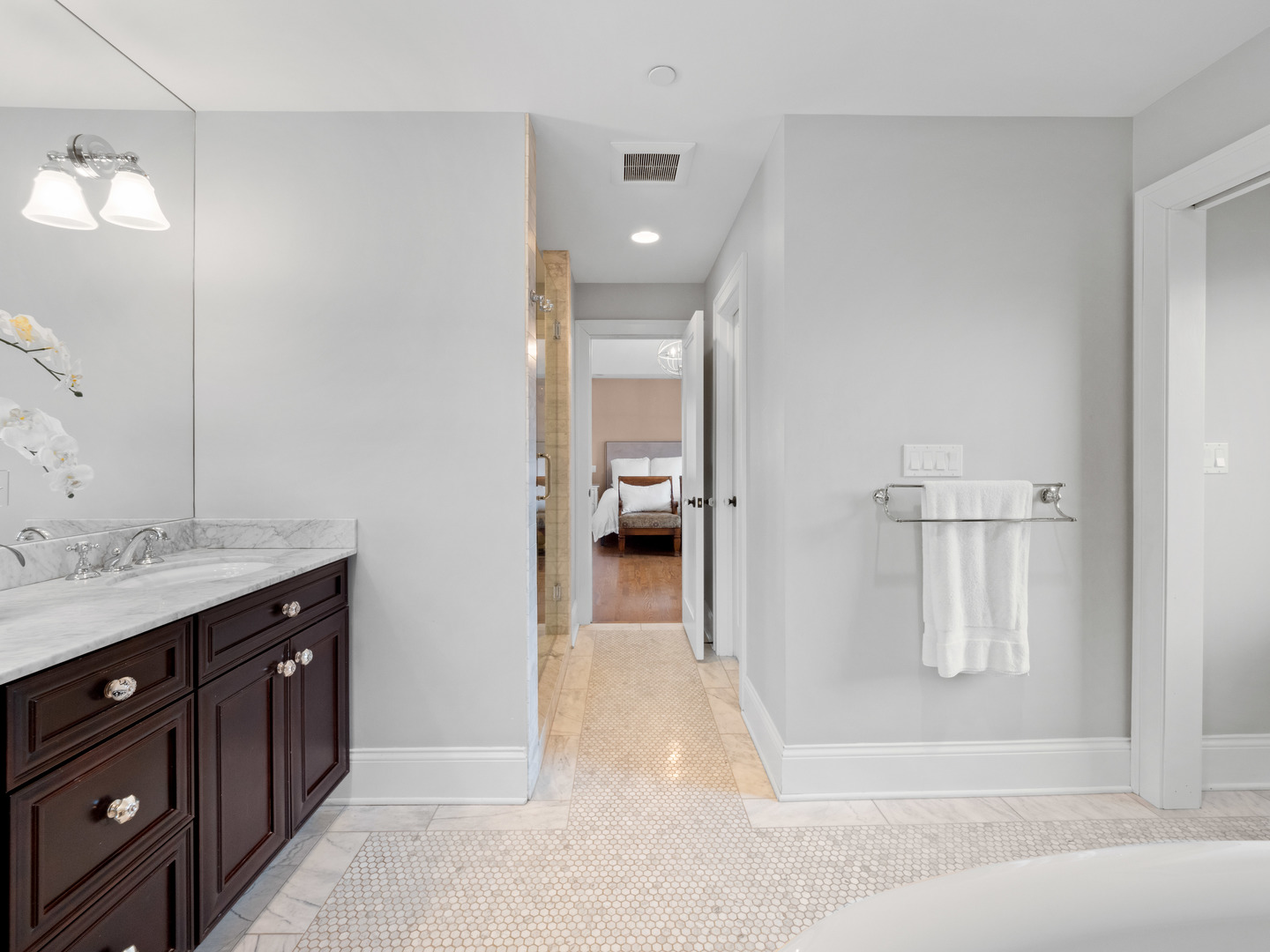 611 Wisner Street Park Ridge, IL 60068 - Photo 19 of 36 a bathroom with a sink a toilet and mirror
