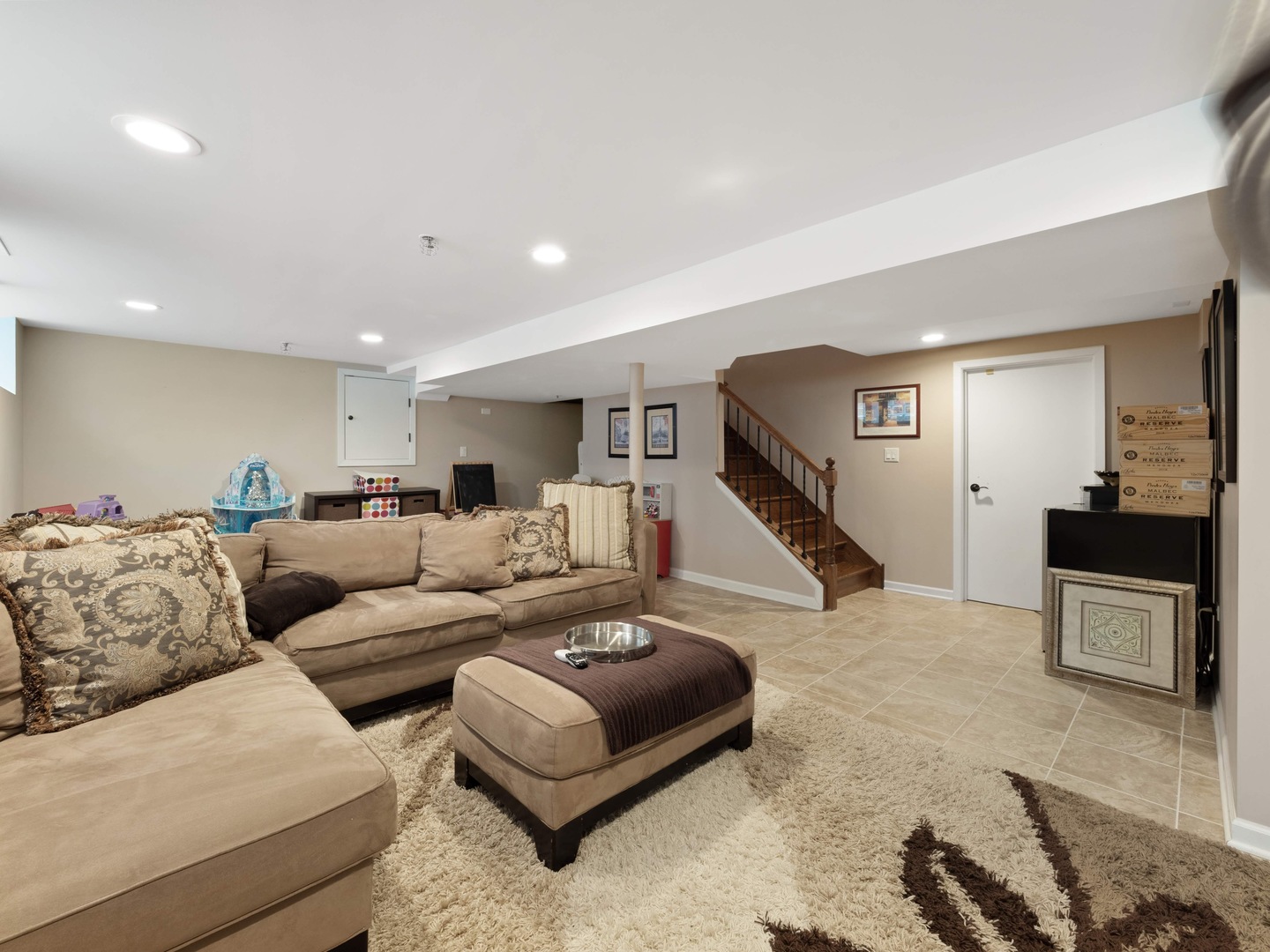 611 Wisner Street Park Ridge, IL 60068 - Photo 31 of 36 a living room with furniture and a wooden floor