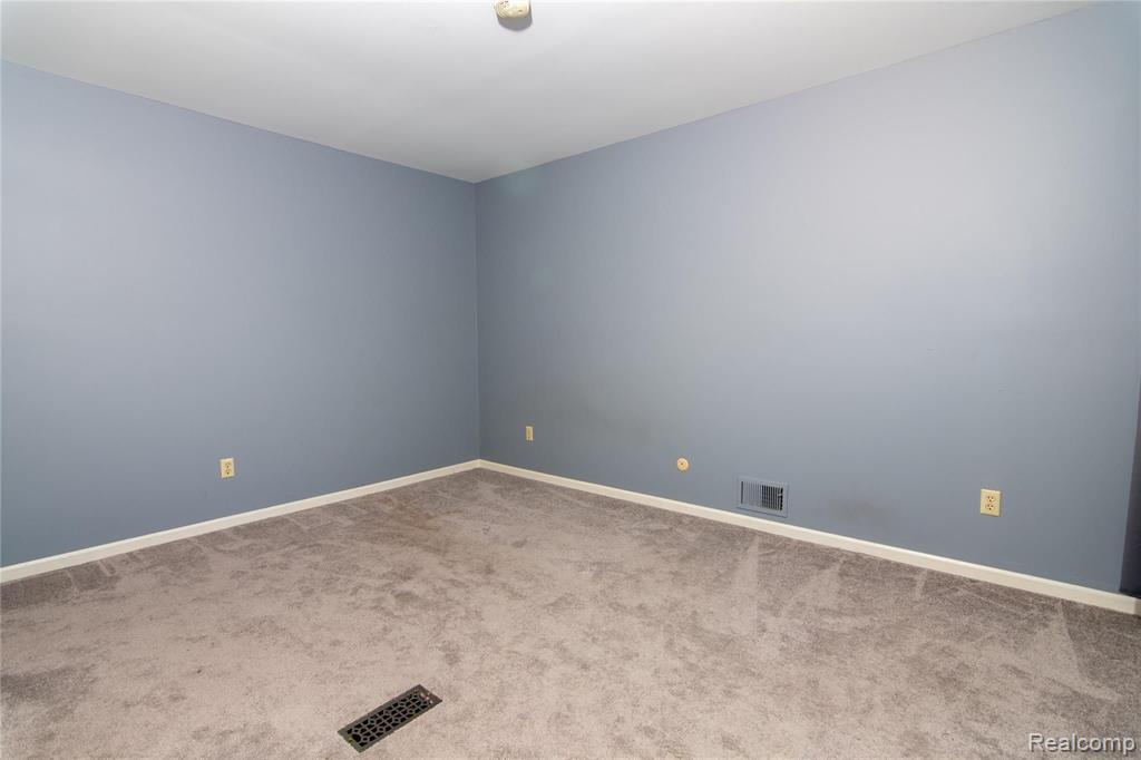 936 Golfview Court Rochester Hills, MI 48307 - Photo 29 of 47