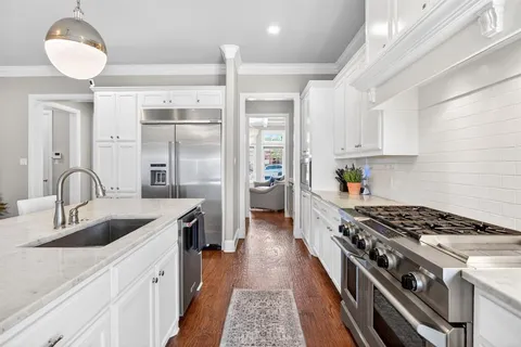 $1,350,000 | 3724 West 5th Street, Fort Worth, TX 76107