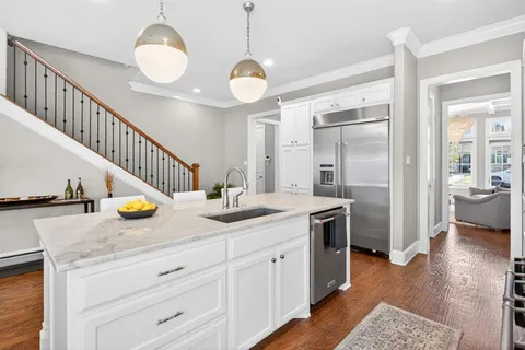 $1,350,000 | 3724 West 5th Street, Fort Worth, TX 76107