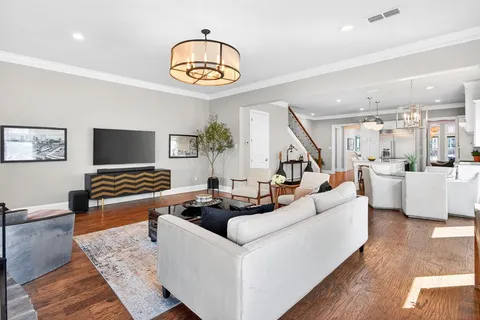 $1,350,000 | 3724 West 5th Street, Fort Worth, TX 76107