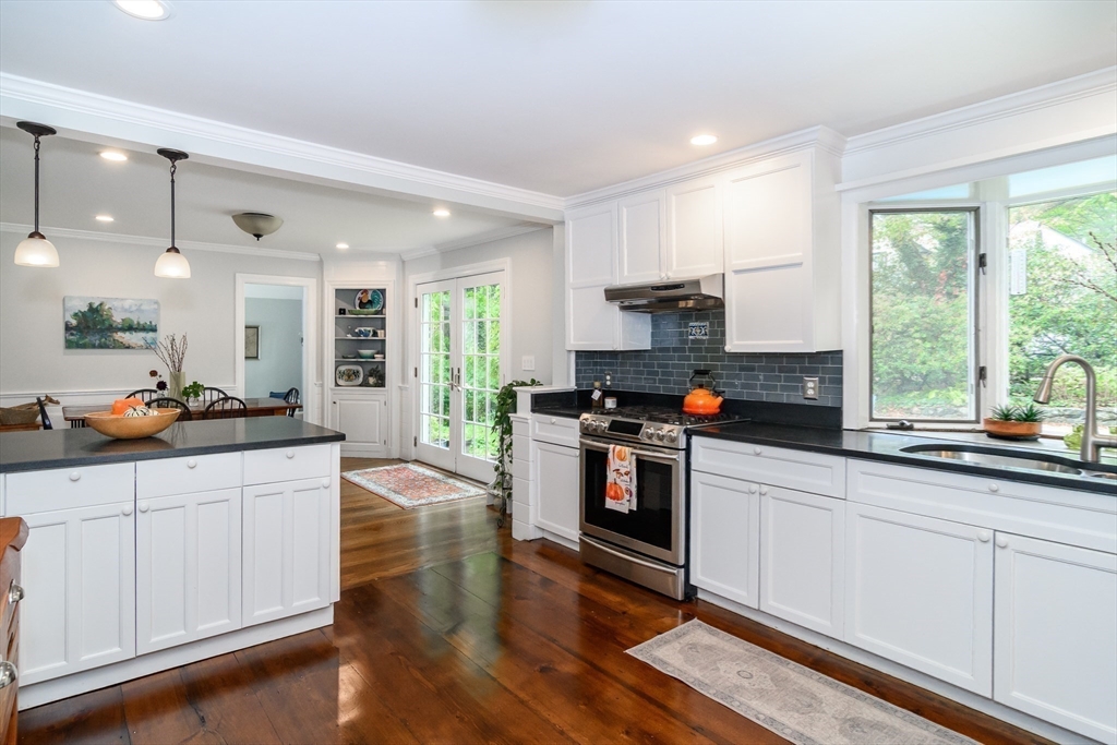 54 Colburn Road Wellesley, MA 02481 - Photo 11 of 26