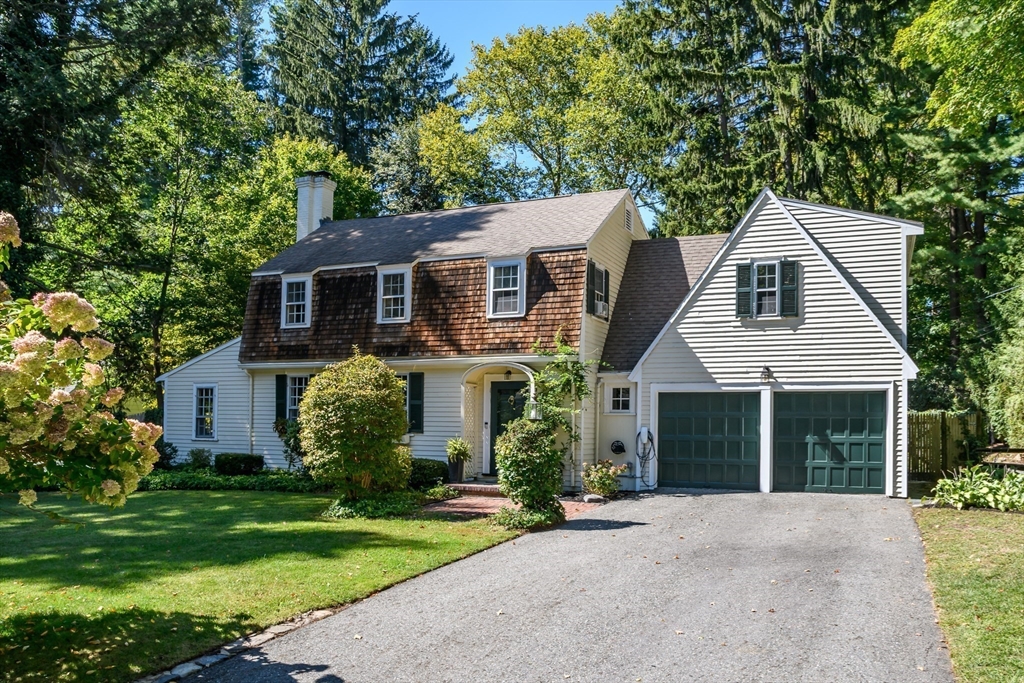 54 Colburn Road Wellesley, MA 02481 - Photo 2 of 26