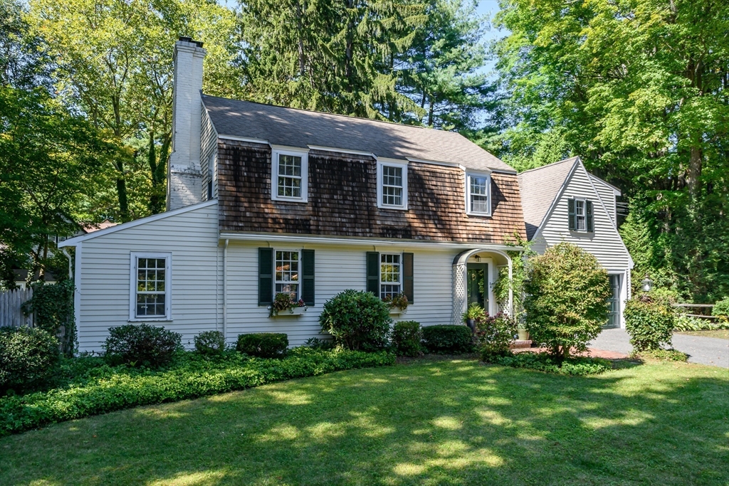 54 Colburn Road Wellesley, MA 02481 - Photo 3 of 26