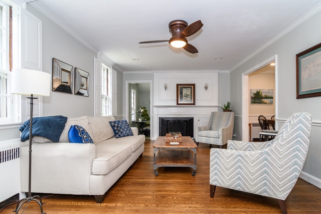 54 Colburn Road Wellesley, MA 02481 - Photo 6 of 26