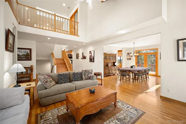 $1,750,000 | 29517 Gleneden Lane, Evergreen, CO 80439