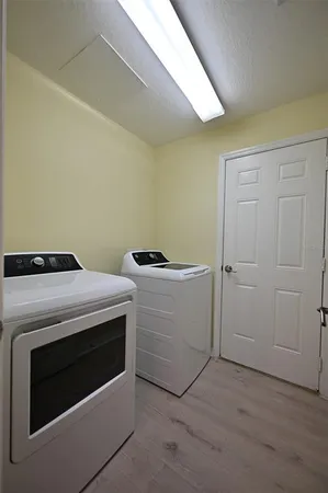 $2,950 | 3811 65th Avenue East, Sarasota, FL 34243