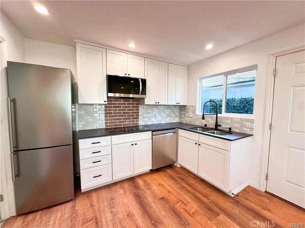 17814 Hemmingway Street Reseda, CA 91335 - Photo 2 of 10 Includes Refrigerator