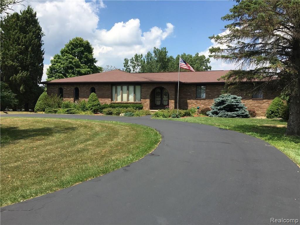 2431 Indian Trail Road Carleton, MI 48117 - Photo 9 of 40 IMG_2329 (1).JPG