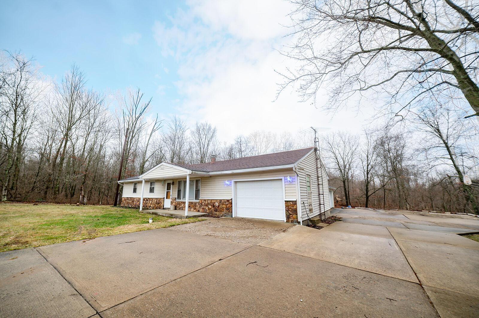 2155 Elder Road Northeast Lancaster, OH 43130 - Photo 4 of 29 DSC_2275