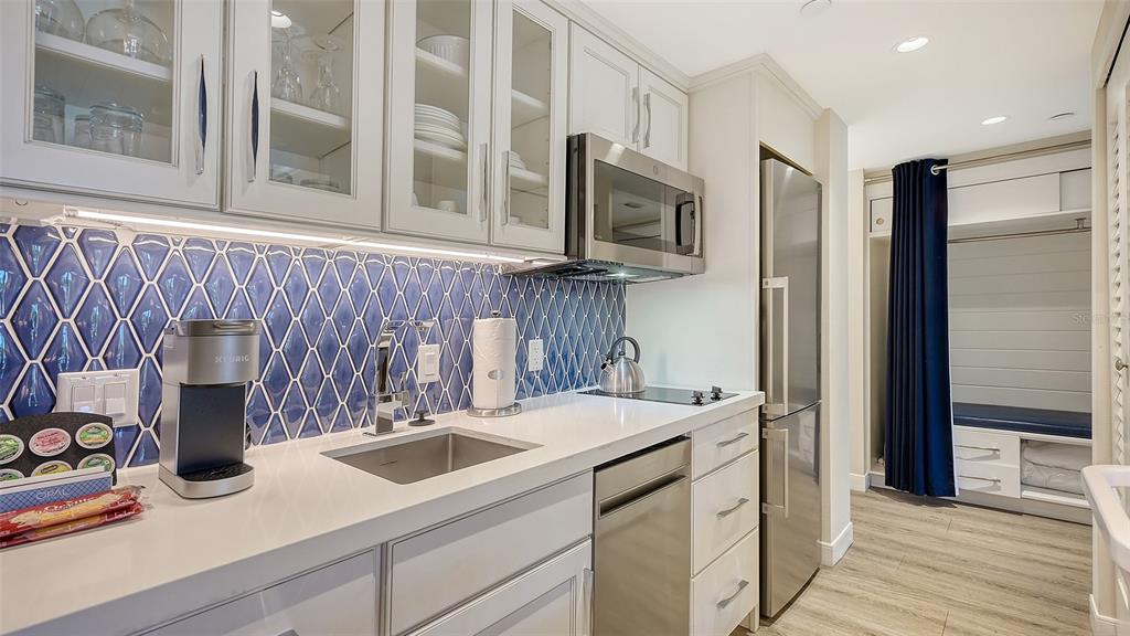 250 Sands Point Road, Unit 5101 Longboat Key, FL 34228 - Photo 4 of 42