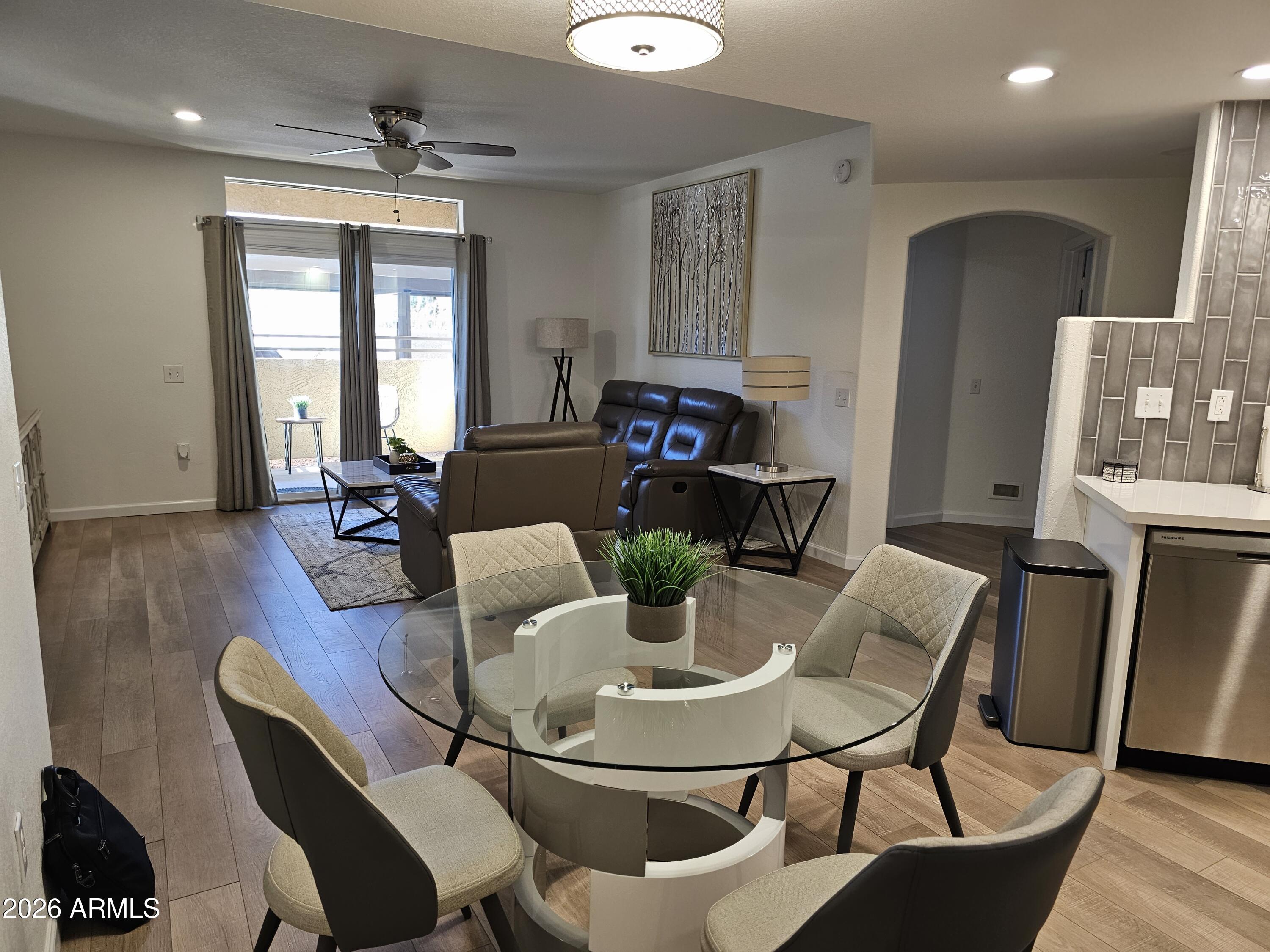 10410 North Cave Creek Road, Unit 1008 Phoenix, AZ 85020 - Photo 7 of 22 20231027_142130